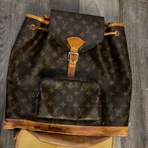 Louis Vuitton Montsouris GM auth backpack Damaged
